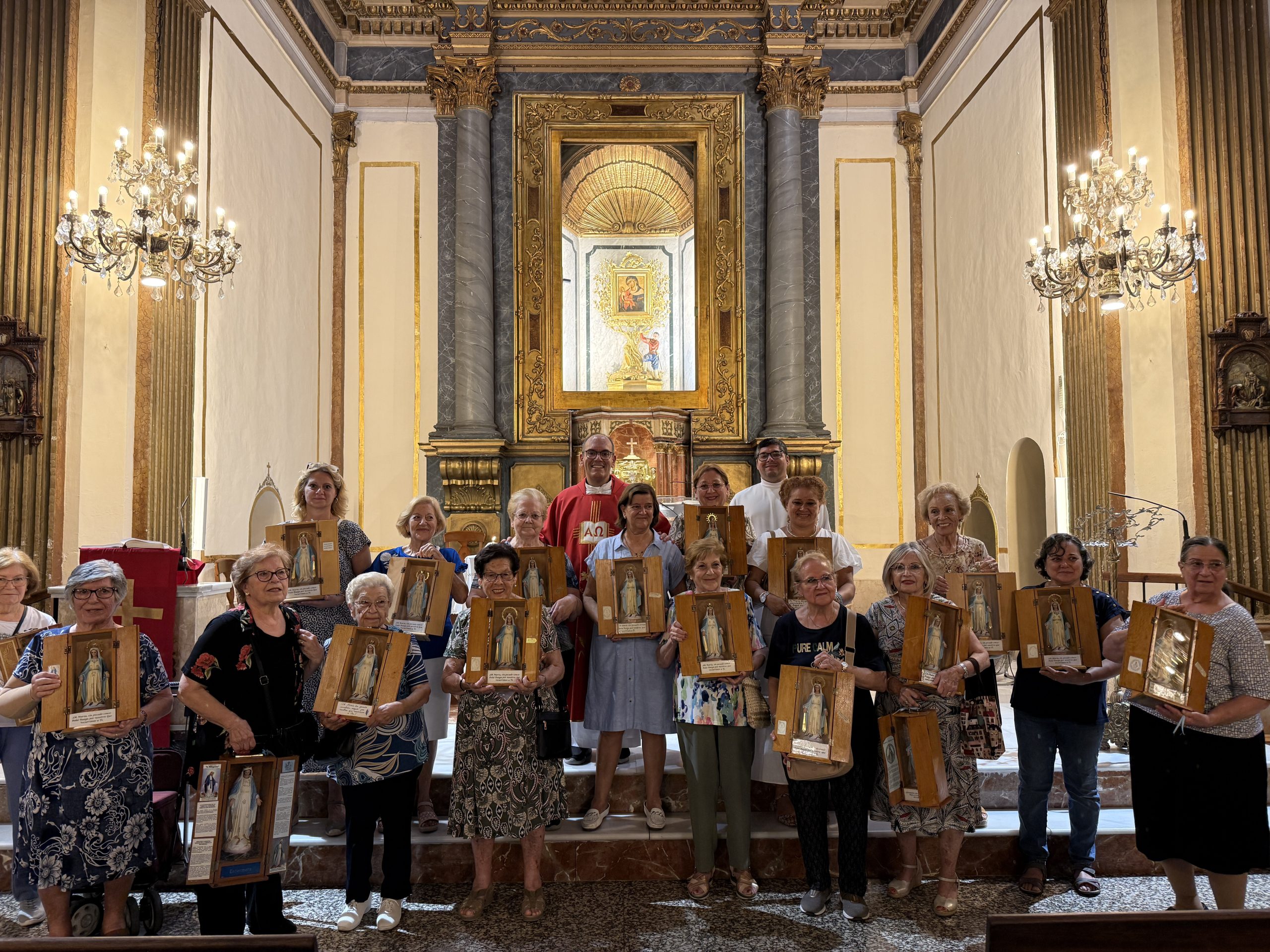 Envío de las Capillas de la Virgen Milagrosa en la Parroquia de Monteolivete