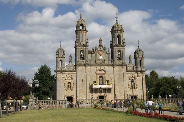 large-1423084620-Santuario de Os Milagres-2